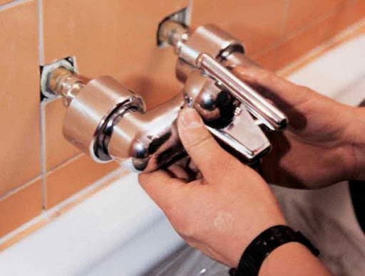 Как установить смеситель для ванны своими руками